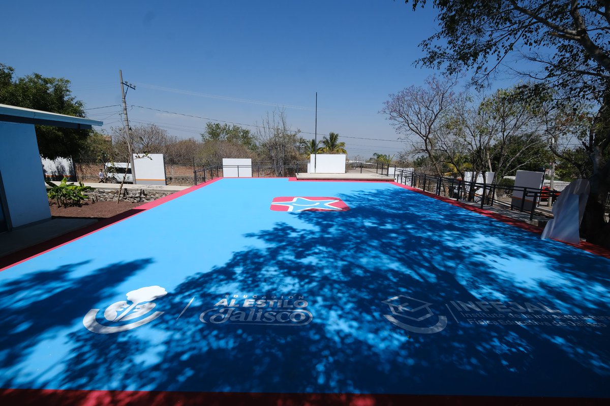 PabloLemusN's tweet photo. En Tizapán el Alto seguimos apostando por la educación como base del desarrollo de Jalisco. Por ello, entregamos la rehabilitación de la Telesecundaria “Adolfo López Mateos”, una de las inversiones más importantes en infraestructura educativa al interior del estado. 

Reconstruimos esta escuela para que las y los jóvenes cuenten con salones en buenas condiciones, con todo lo que necesitan para aprender y desarrollarse. Con esta obra, garantizamos espacios dignos, mejor equipados y con accesos a herramientas tecnológicas que fortalezcan su formación. 

Al Estilo Jalisco, seguimos brindando más y mejores oportunidades para que las y los jóvenes tengan un mejor futuro.