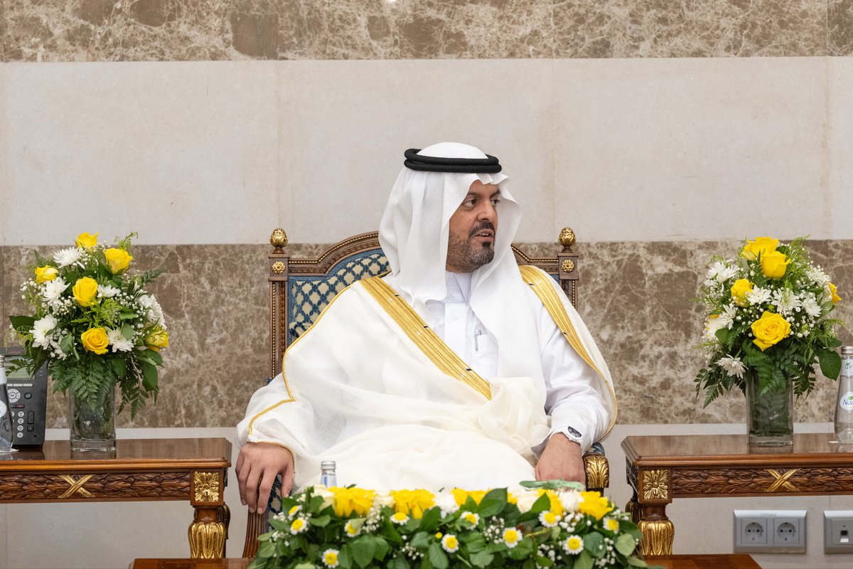 makkahregion's tweet photo. نيابةً عن مستشار خادم الحرمين الشريفين، أمير منطقة مكة المكرمة، صاحب السمو الملكي الأمير #خالد_الفيصل..
استقبل نائبه، صاحب السمو الملكي الأمير #سعود_بن_مشعل_بن_عبدالعزيز، في قصر أمير المنطقة أصحاب السمو الأمراء والمعالي والفضيلة، وقادة القطاعات العسكرية، ومديري الجهات الحكومية، وأعضاء السلك الدبلوماسي، وجمعًا من الأهالي، الذين قدموا التهنئة لسموّه بمناسبة #عيد_الفطر المبارك.