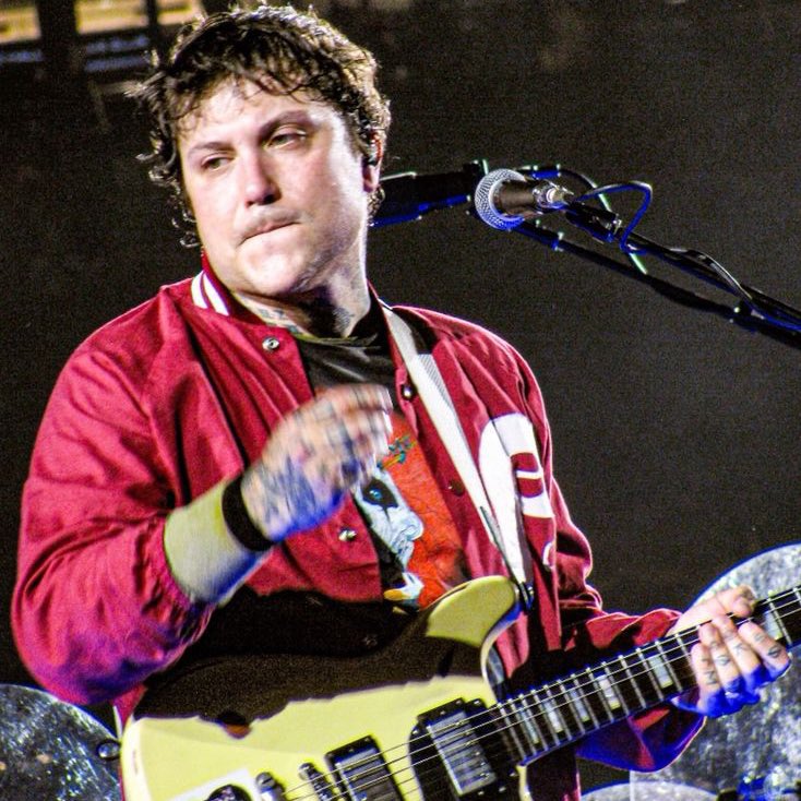 chloe 🐾 tweet media