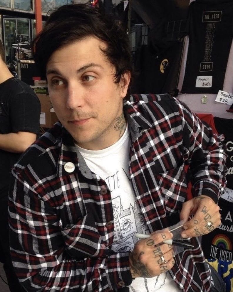 chloe 🐾 tweet media