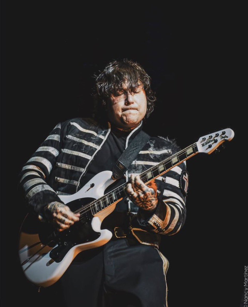 chloe 🐾 tweet media