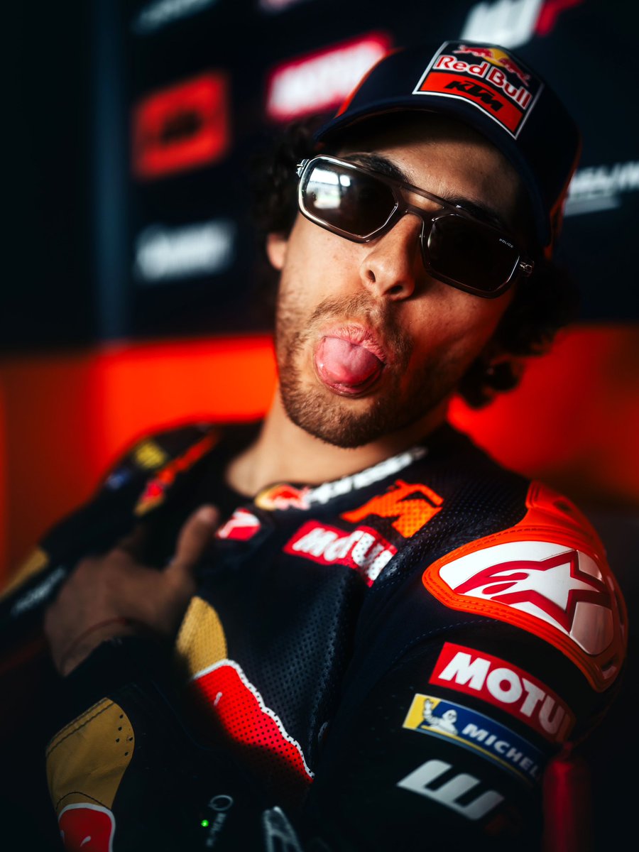 Bestia23's tweet photo. Today didn't quite go to plan. However, the circuit is great fun and spirits are still high—we’ll look to make progress tomorrow. 
#BrazilianGP https://t.co/FP8zTjqzTW
