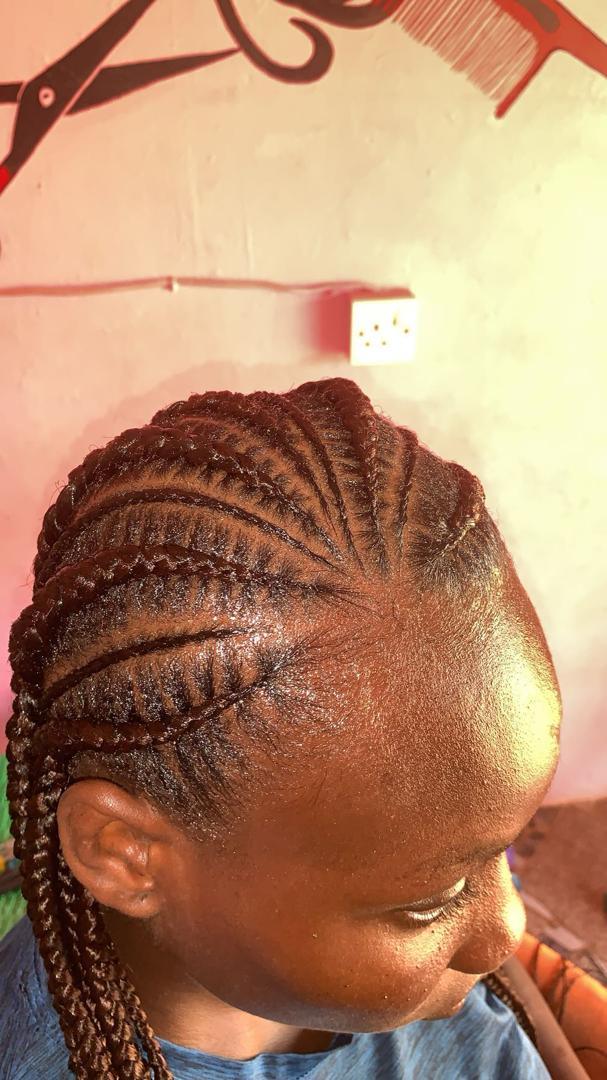 Sarah (Bee's-Hairmpire) tweet media