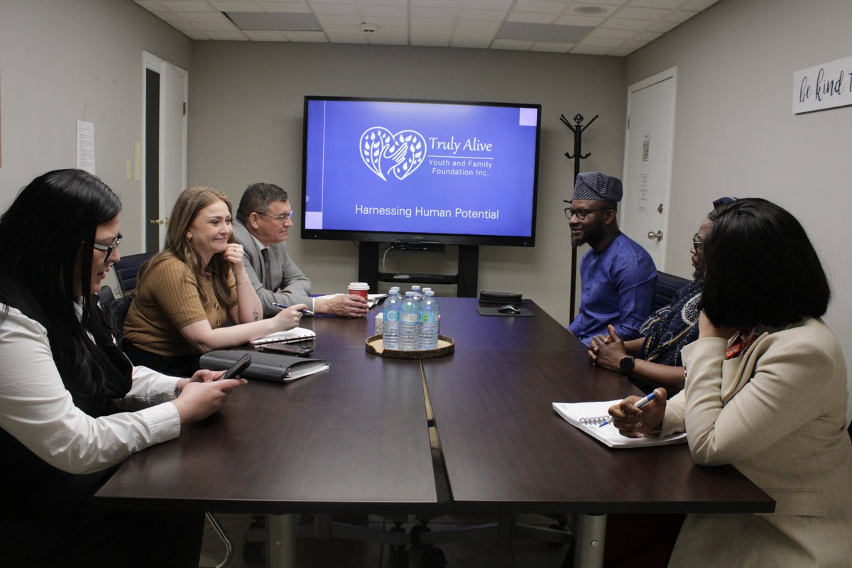 TAYFFI's tweet photo. On Wednesday March 18, The Honourable @BuckleyBelanger, Secretary of State for Rural Development paid a courtesy visit to Truly Alive Youth and Family Foundation Inc.

This visit highlighted TAYFFI’s impact supporting Black and other equity‑deserving groups in Saskatchewan. https://t.co/ubctQmLCiO