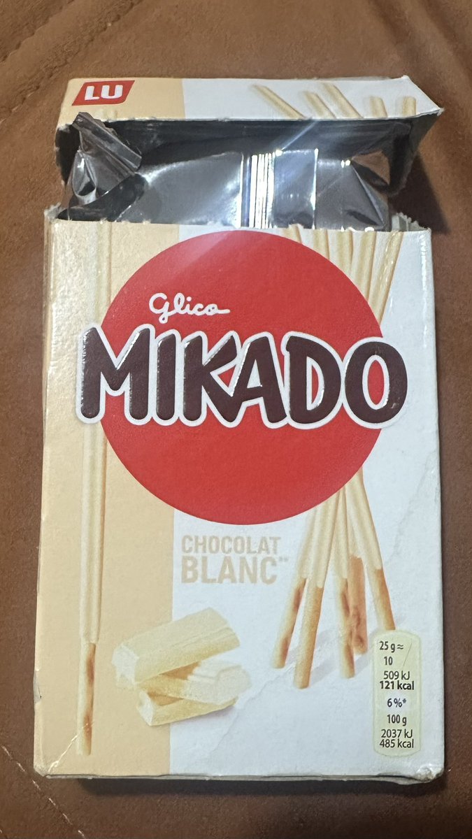 DLDiPalma's tweet image. Eu preciso de alguma alma caridosa que me envie esse Mikado de chocolate branco. 
Eu pago!!
Por favor!!! Nunca pedi nada, po! 
😭😭😭😭😭😭
#mikado