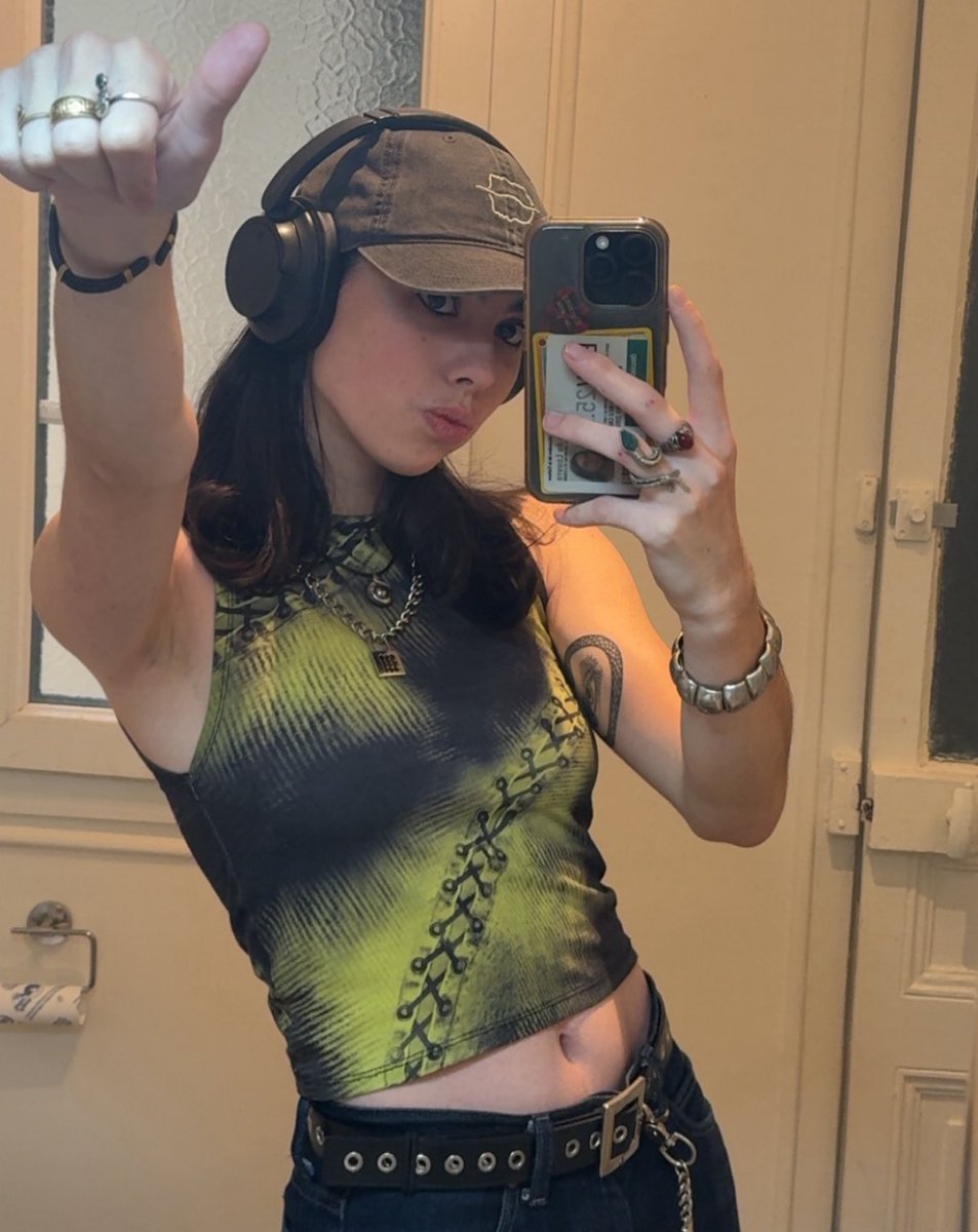 🌊inès tweet media