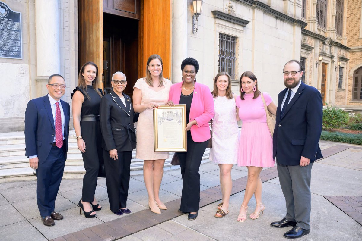 Whitney Whitmire tweet media