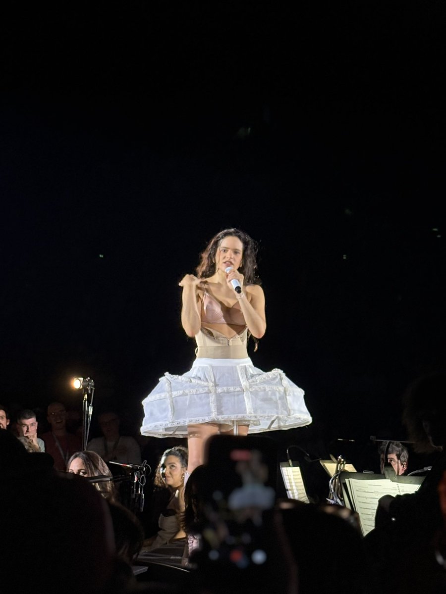 Rosalía España || Fan Page tweet media