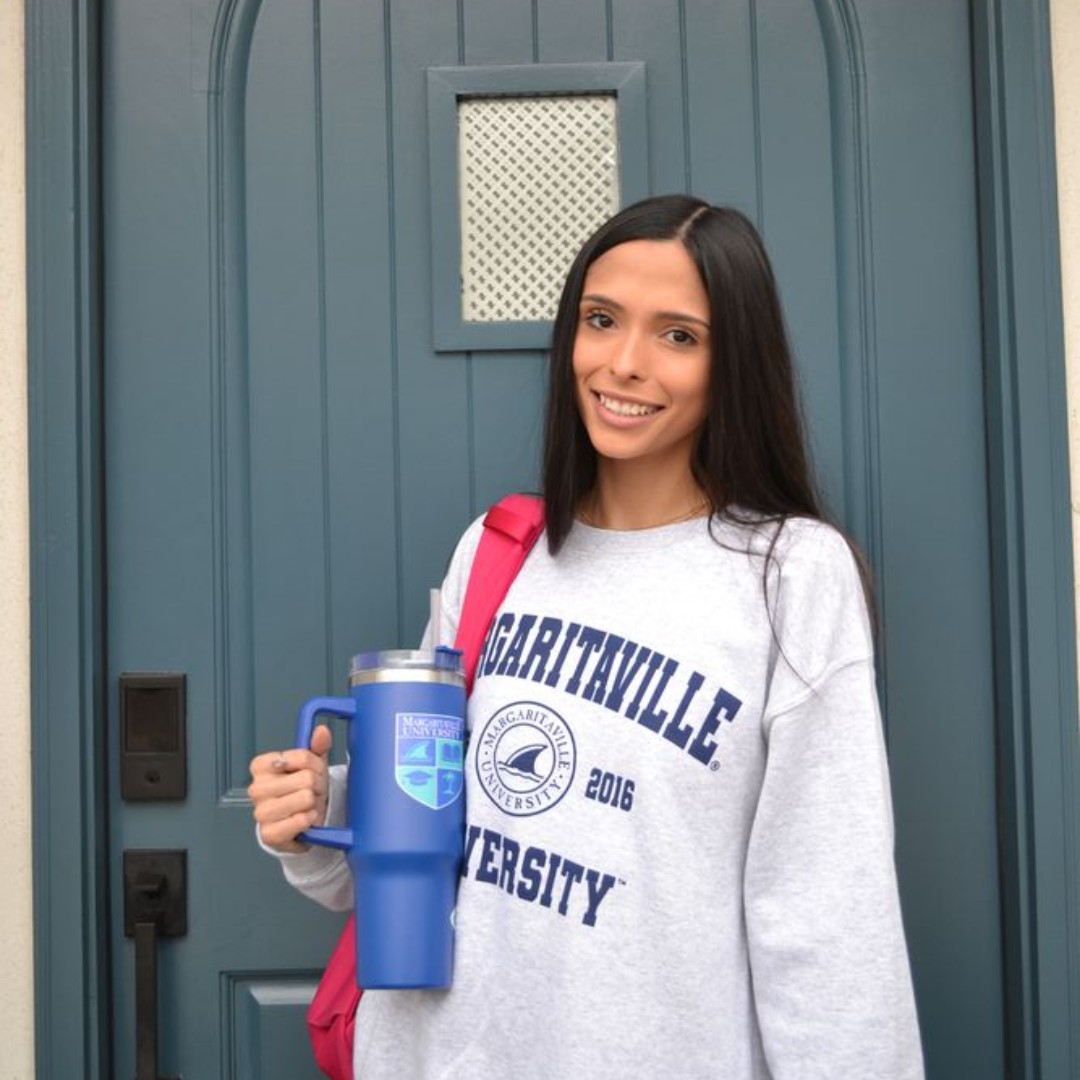 MargaritavilleU's tweet image. We don't leave without our emotional support water bottle... #FinsUp #MargU