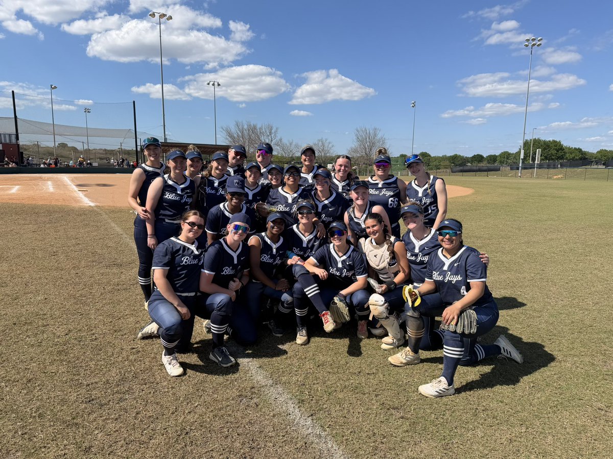 WestmoSoftball tweet media