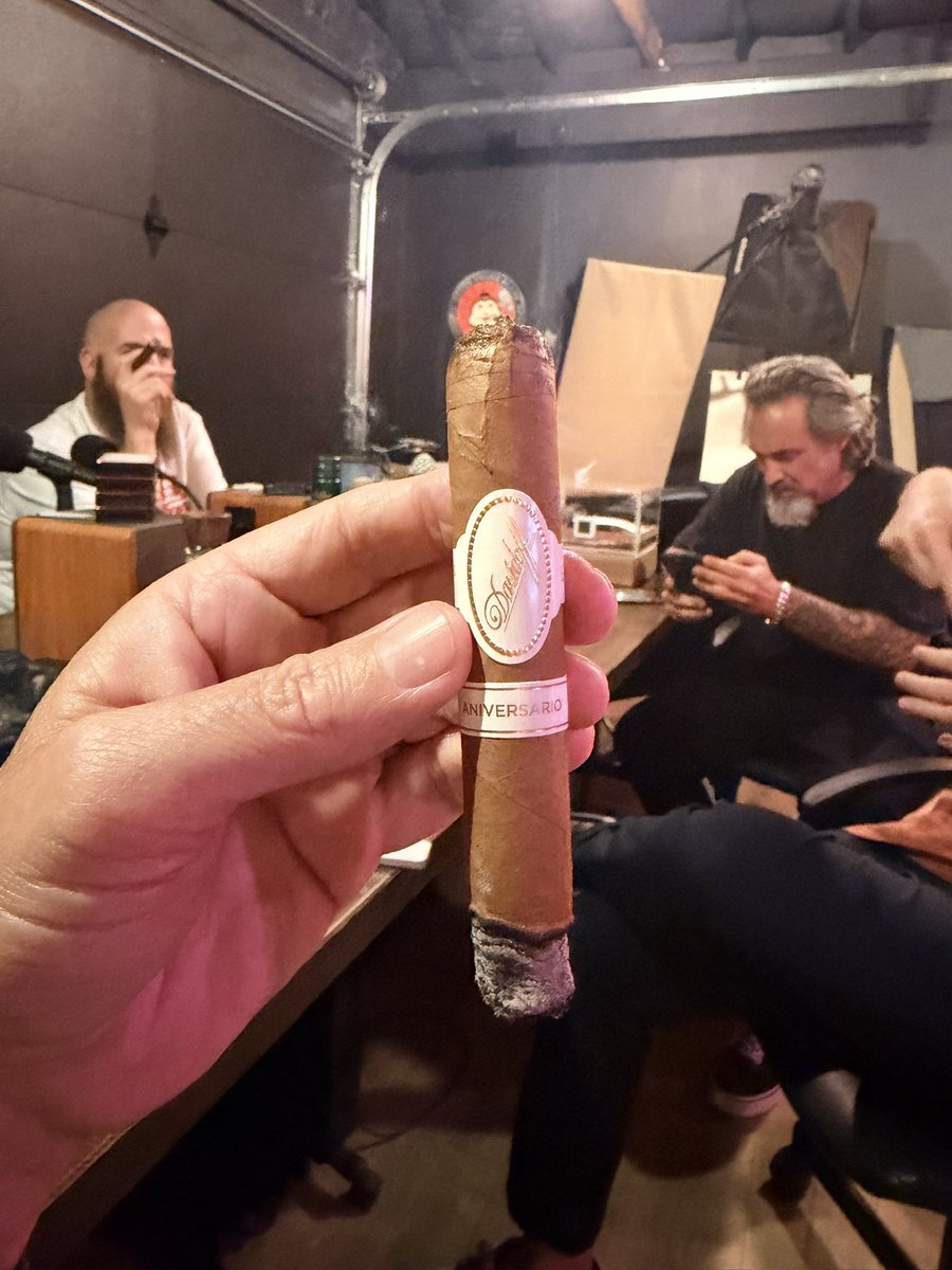 Mister E tweet media