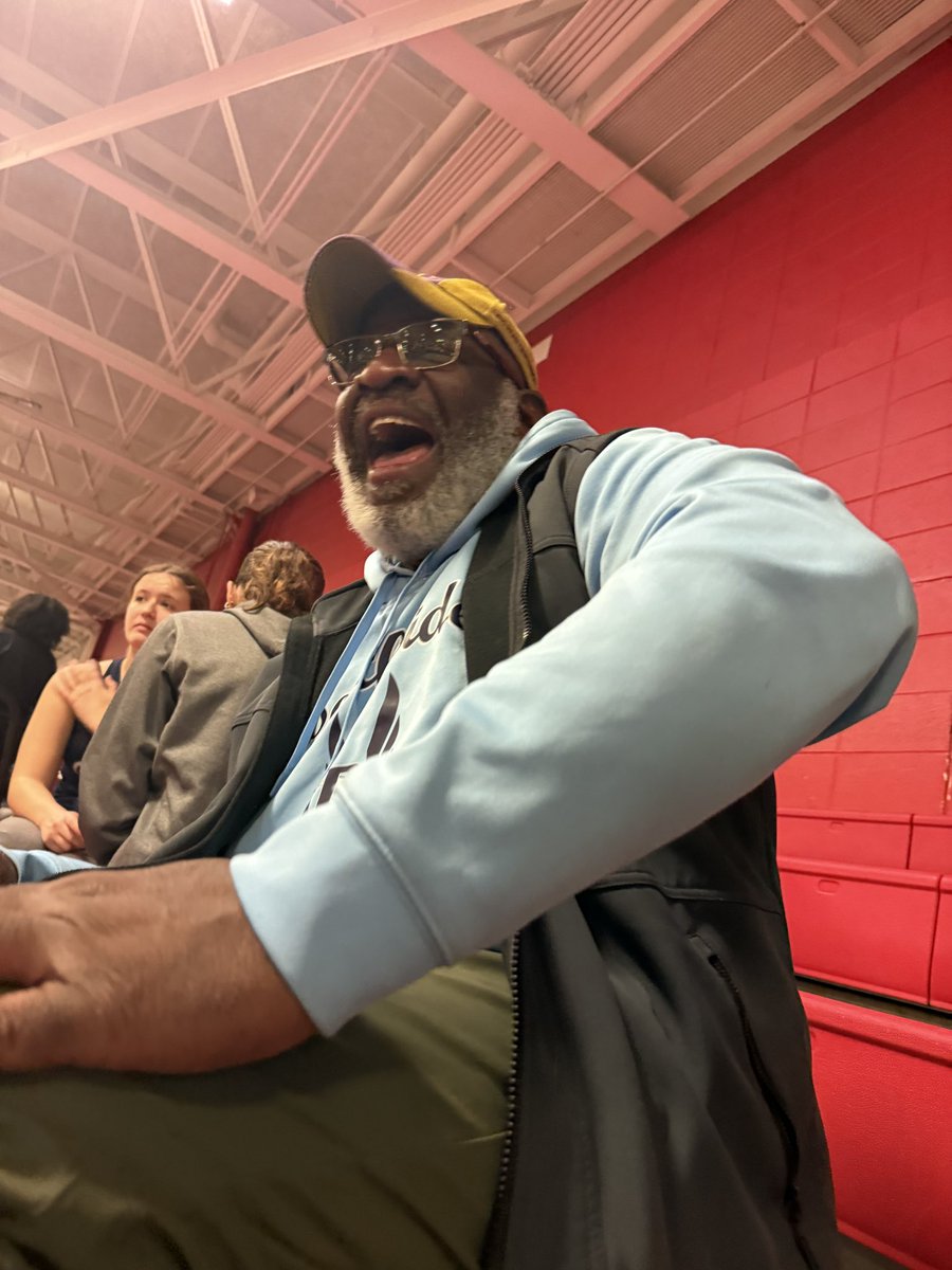 DGS Girls Distance tweet media