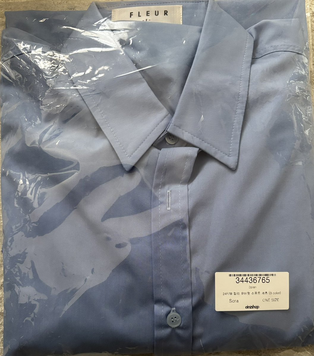 しろねこ tweet media