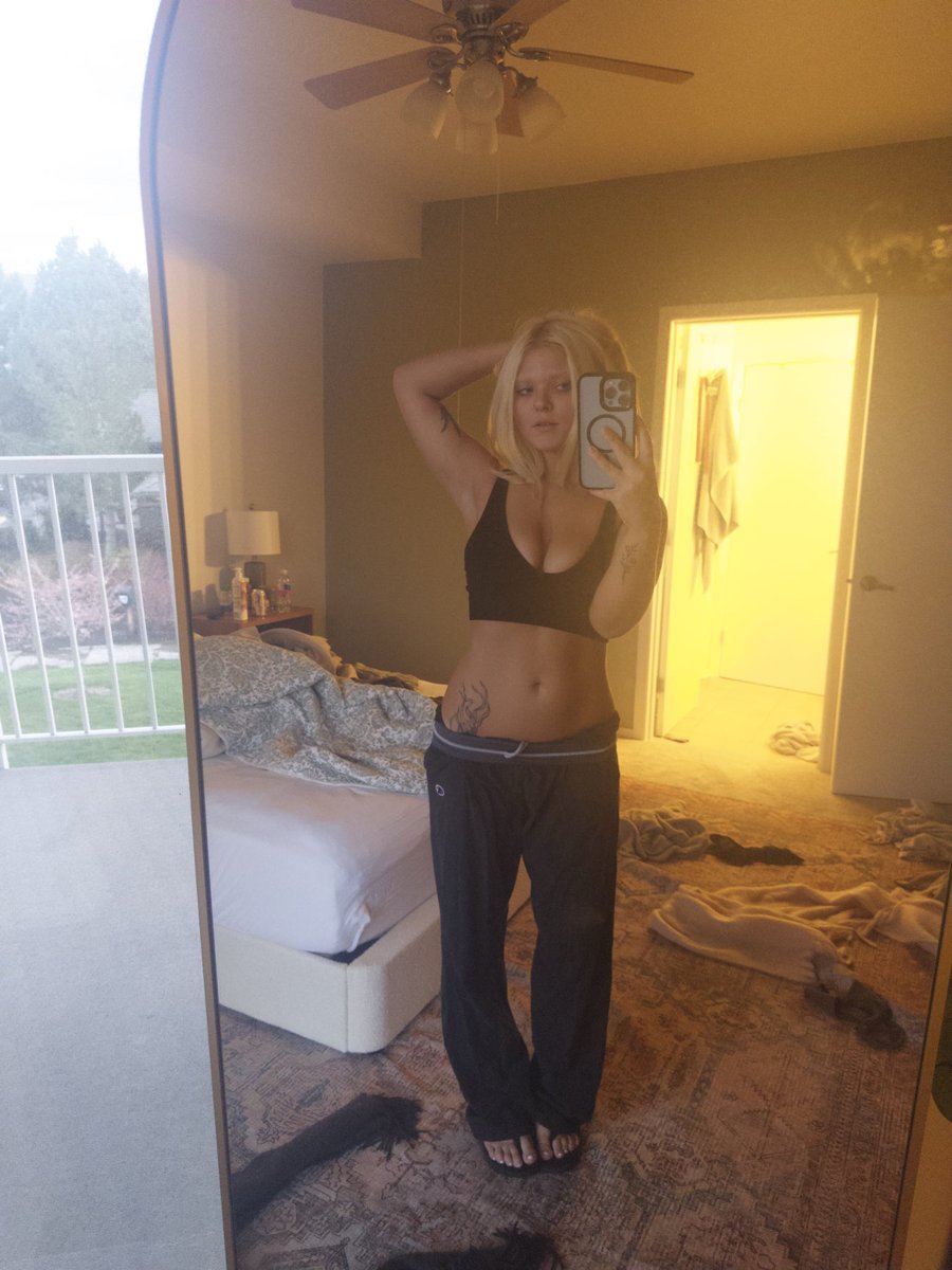 stellefleurr's tweet photo. feeling #vain asf https://t.co/HzzF9QvZTR