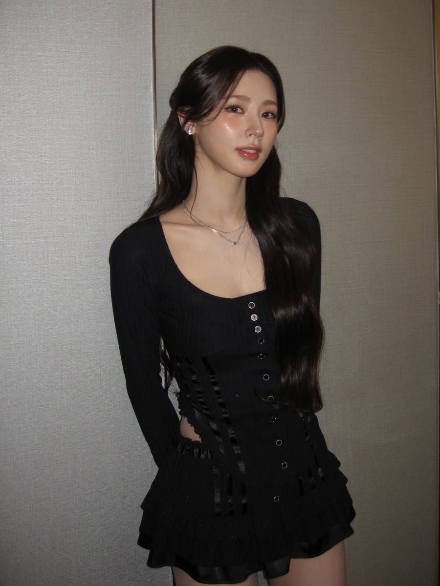 Liv. (slow) tweet media