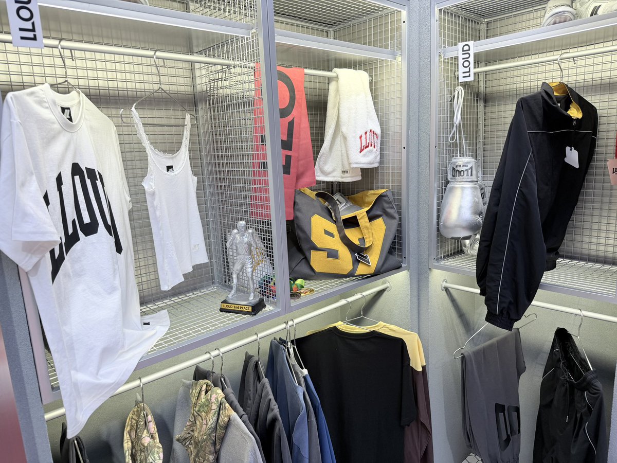 FOR ROSÉ & LISA tweet media