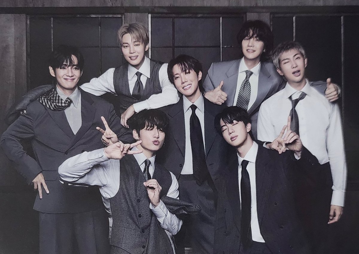 taeguide's tweet photo. TAEHYUNG JSJSJS 😭😭😭 https://t.co/9L5TPyJARi