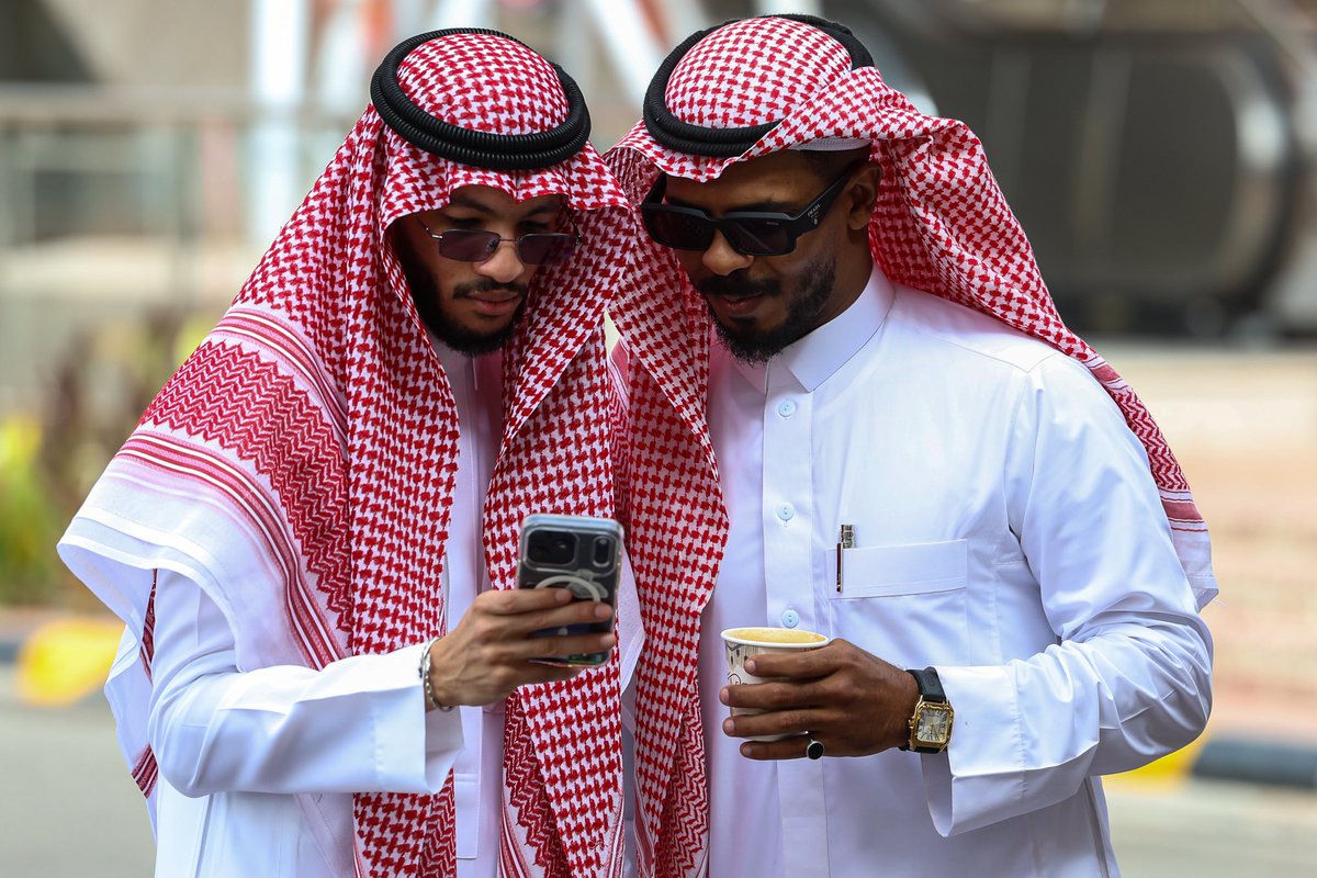 DhmALR's tweet photo. كل عام وأنتم بخير 🌙🕌
#عيد_الفطر_١٤٤٧ه #المدينة_المنورة #السعودية #موقا_سلطانة #عيدكم_مُبارك https://t.co/WixOFHifil