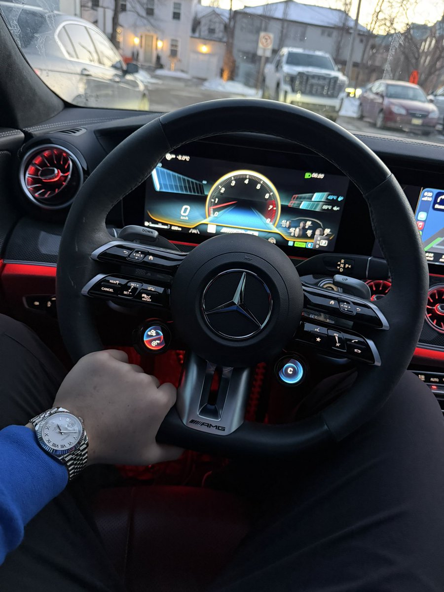 Benjamin tweet media