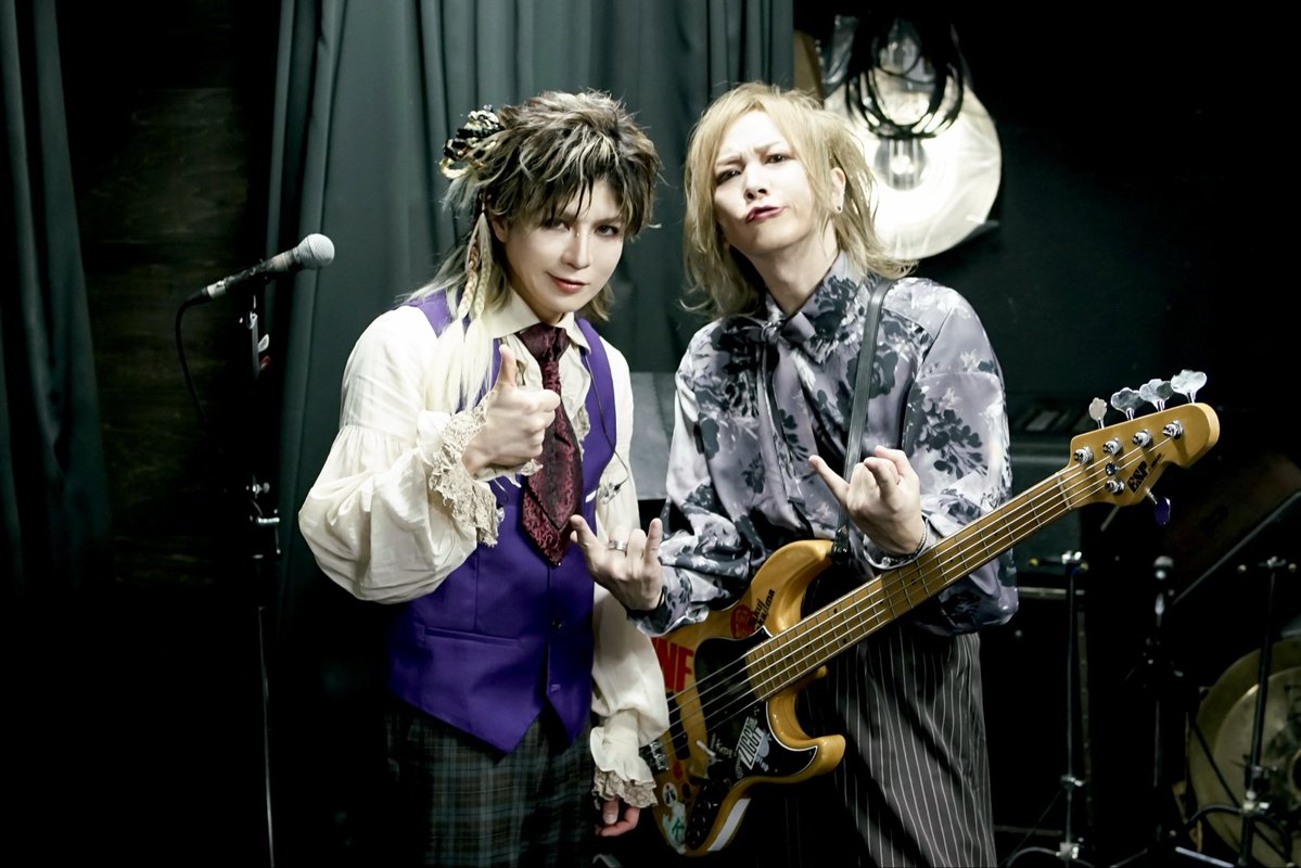 向日 葵 tweet media