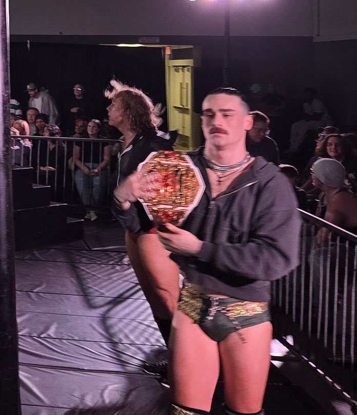 Eternal Sunshine ✶ NOT @UriahConnors tweet media