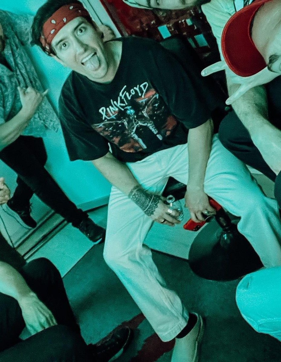 nicole🌙 tweet media