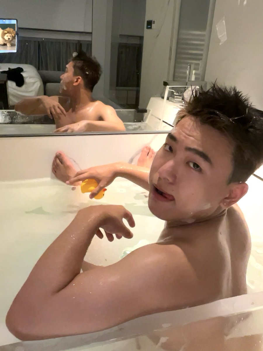 wenjin360279's tweet photo. 🐶🐮🩵🛁 https://t.co/8UHaLU5xgY