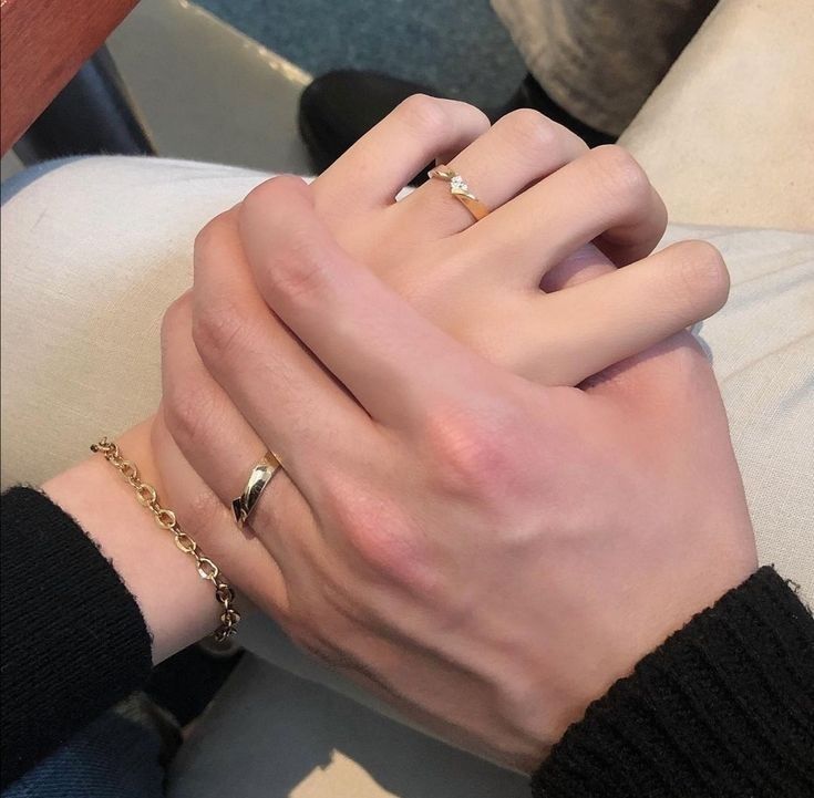 lilith22411's tweet photo. feliz de saber que terei uma vida inteira pra mostrar como é grande o meu amor por você :) ♡ 
sou sua! agora e para sempre https://t.co/aLmNdCllDb