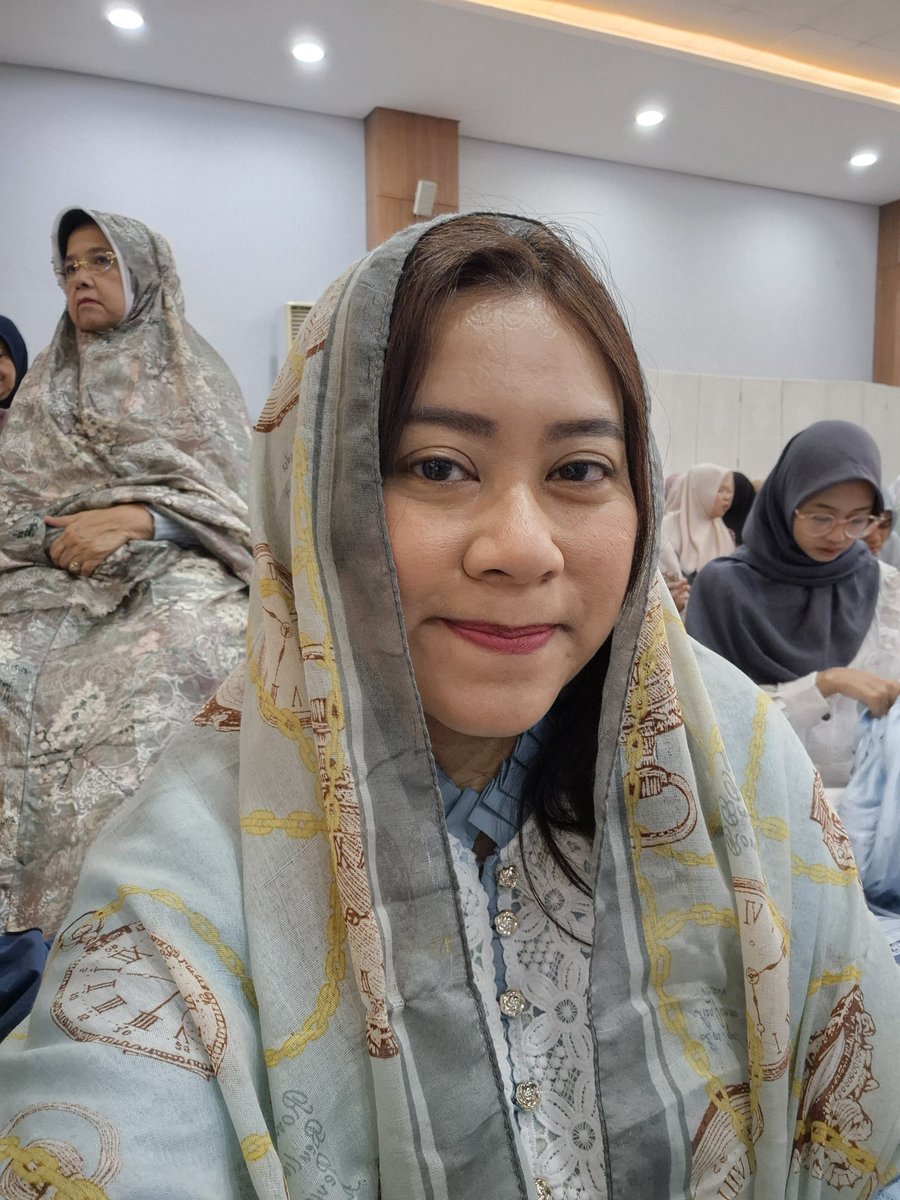 Ratri Chibi  tweet media