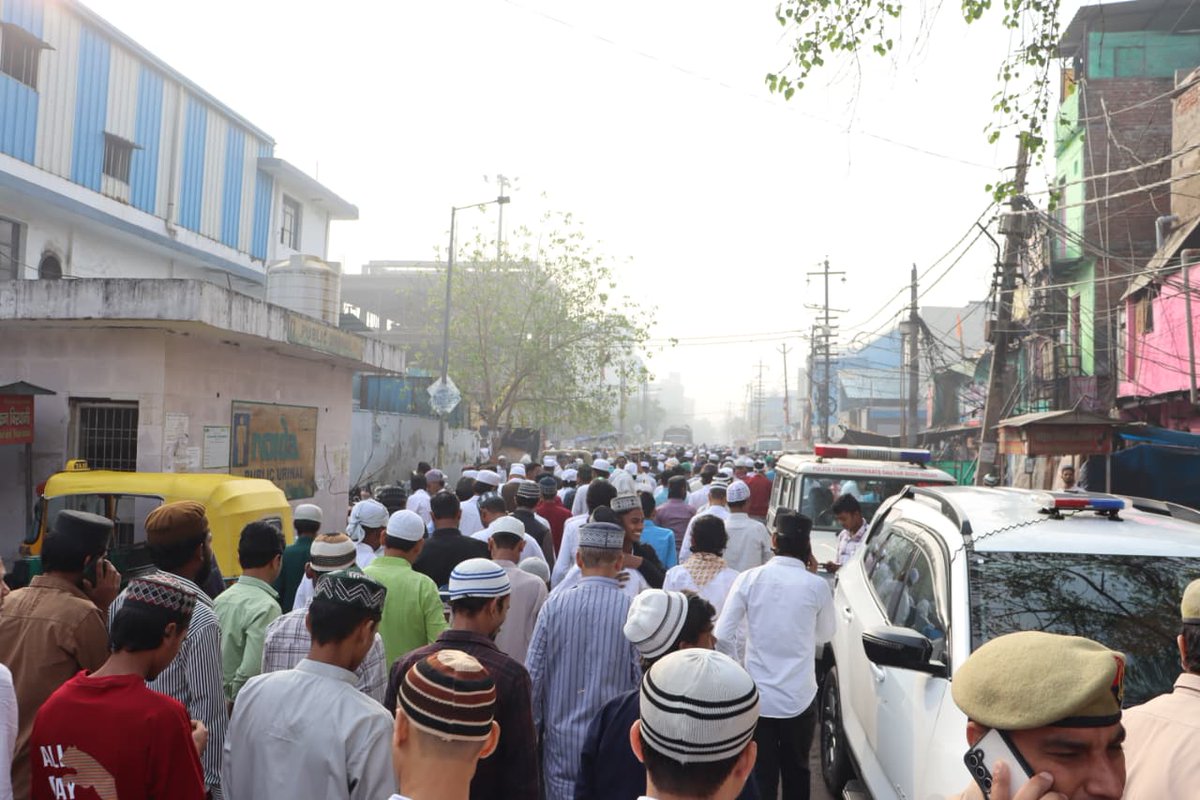 POLICE COMMISSIONERATE GAUTAM BUDDH NAGAR tweet media