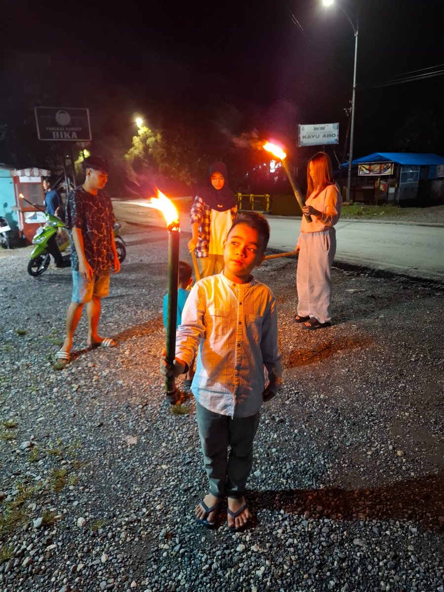 FranSaputra's tweet photo. Obor https://t.co/JY4Gyiq1WJ