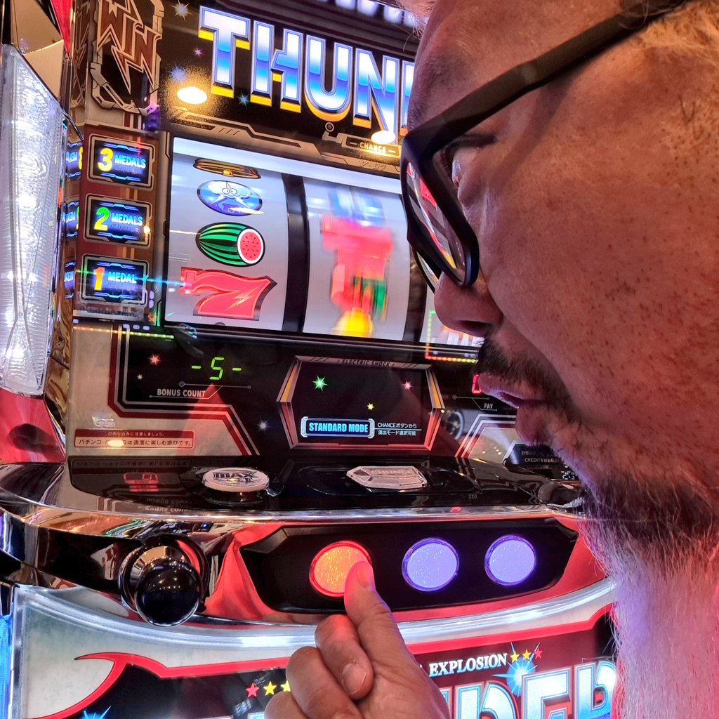 髭原人 tweet media