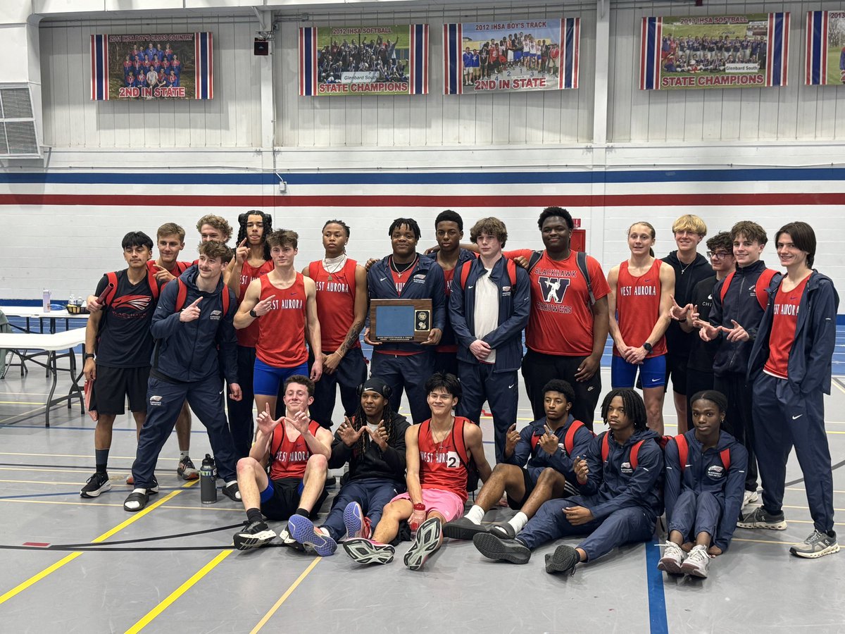 West Aurora Boys T&F tweet media