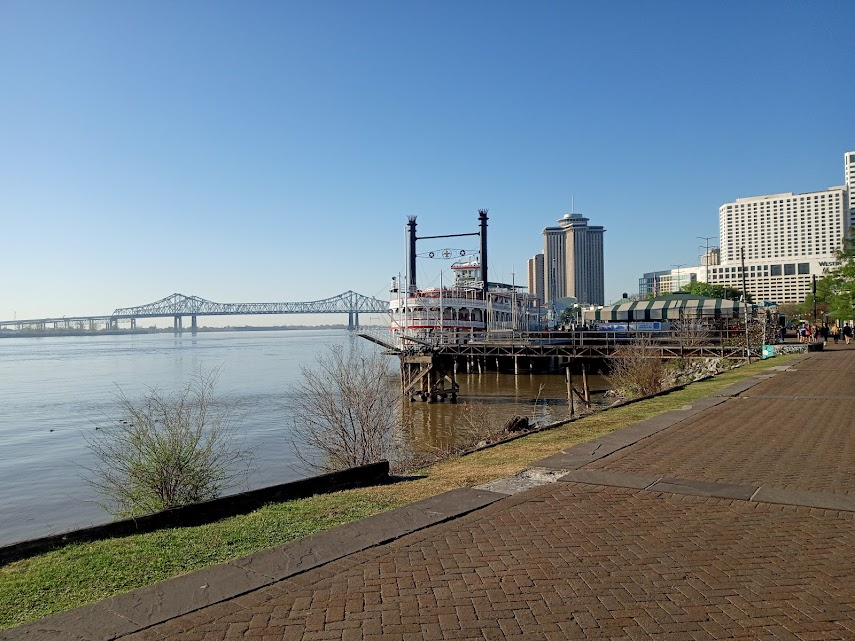 JackChambersGB's tweet photo. The mighty Mississippi River in New Orleans today https://t.co/GLUksvyrHj