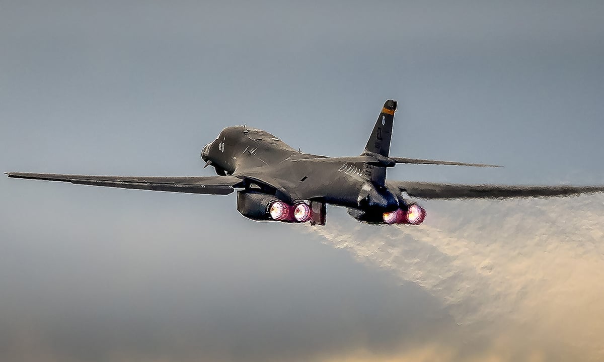 Standard News tweet media