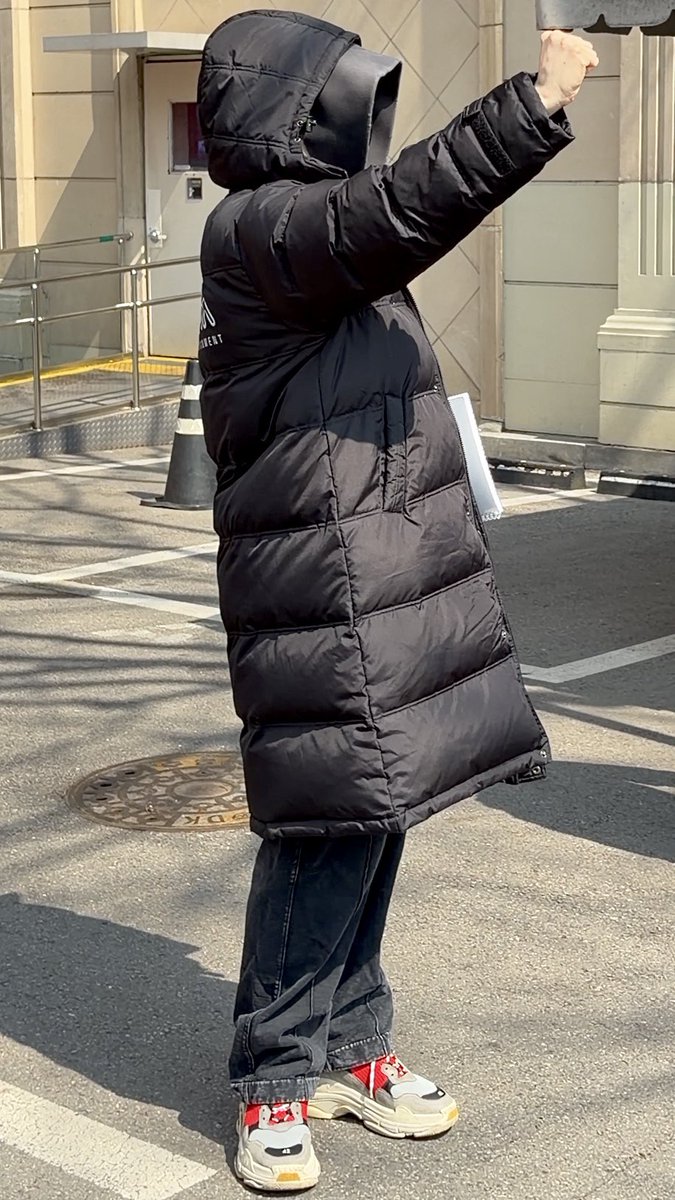 THE MOMENT tweet media