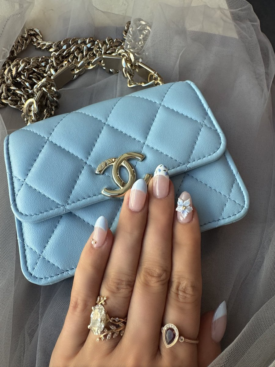 Briana Theroux tweet media