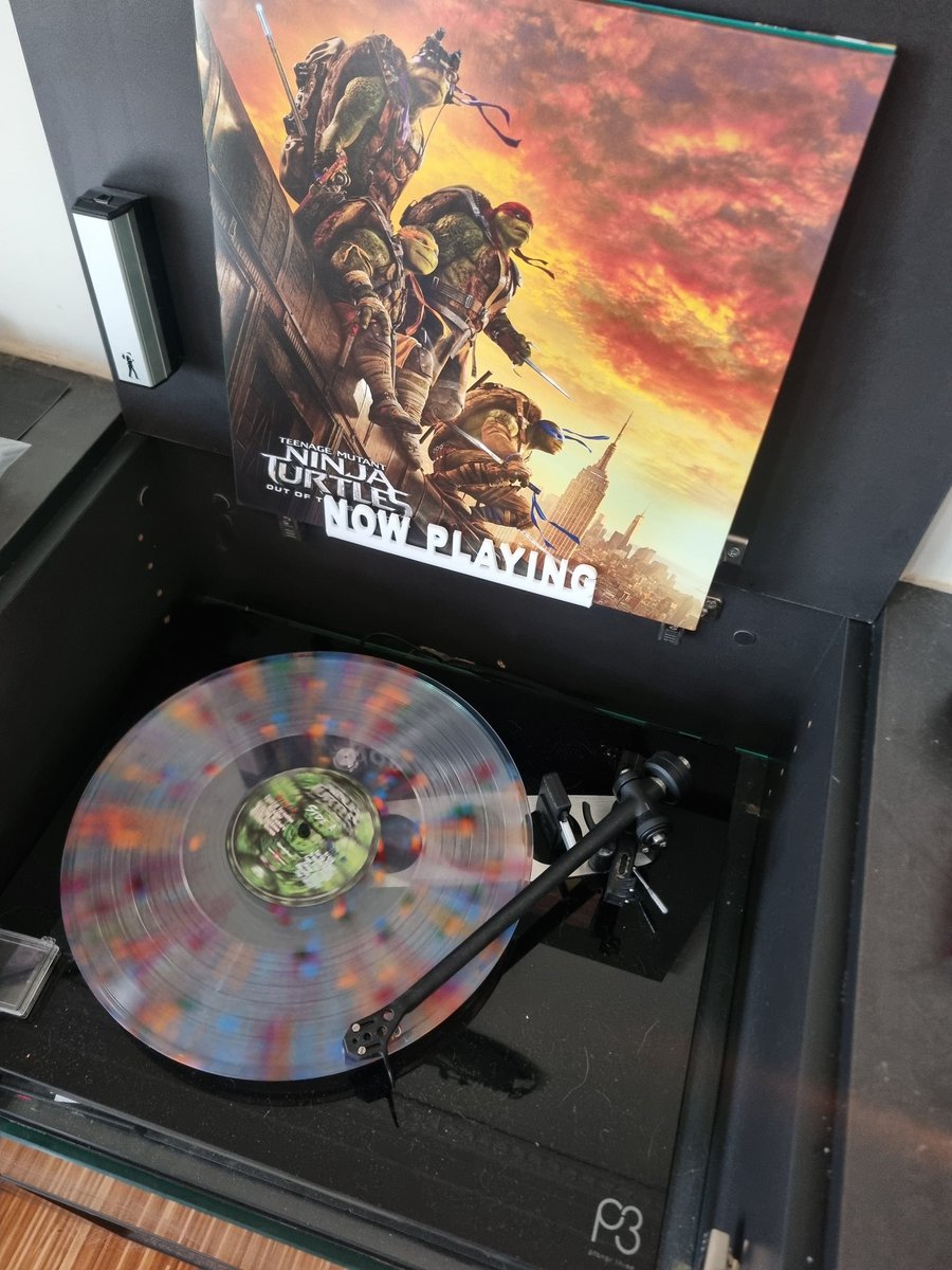 OldSkhoolGaming's tweet photo. I do love me some Turtles 🐢 😁 This Score of Teenage Mutant Ninja Turtles - Out of the Shadows takes me right back into the movie.  🥰

Bought from one of the best record shops on earth @ugr666 🤘

#ilovevinyl #playitloud #RegaP3 #TeenageMutantNinjaTurtles https://t.co/HDPRVaCW4c