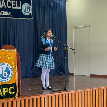 uefmaterdei's tweet photo. Felicitamos a nuestra estudiante Samantha León, de Tercero BGU, quien alcanzó el segundo lugar🥈#Plata en el Concurso Intercolegial de Libro leído Cecilia Benavides, con la obra “La Emancipada” de Miguel Riofrío.
El certamen se desarrolló en el Colegio Antonio Peña Celi.📚✨ https://t.co/hb3pOQLyzn