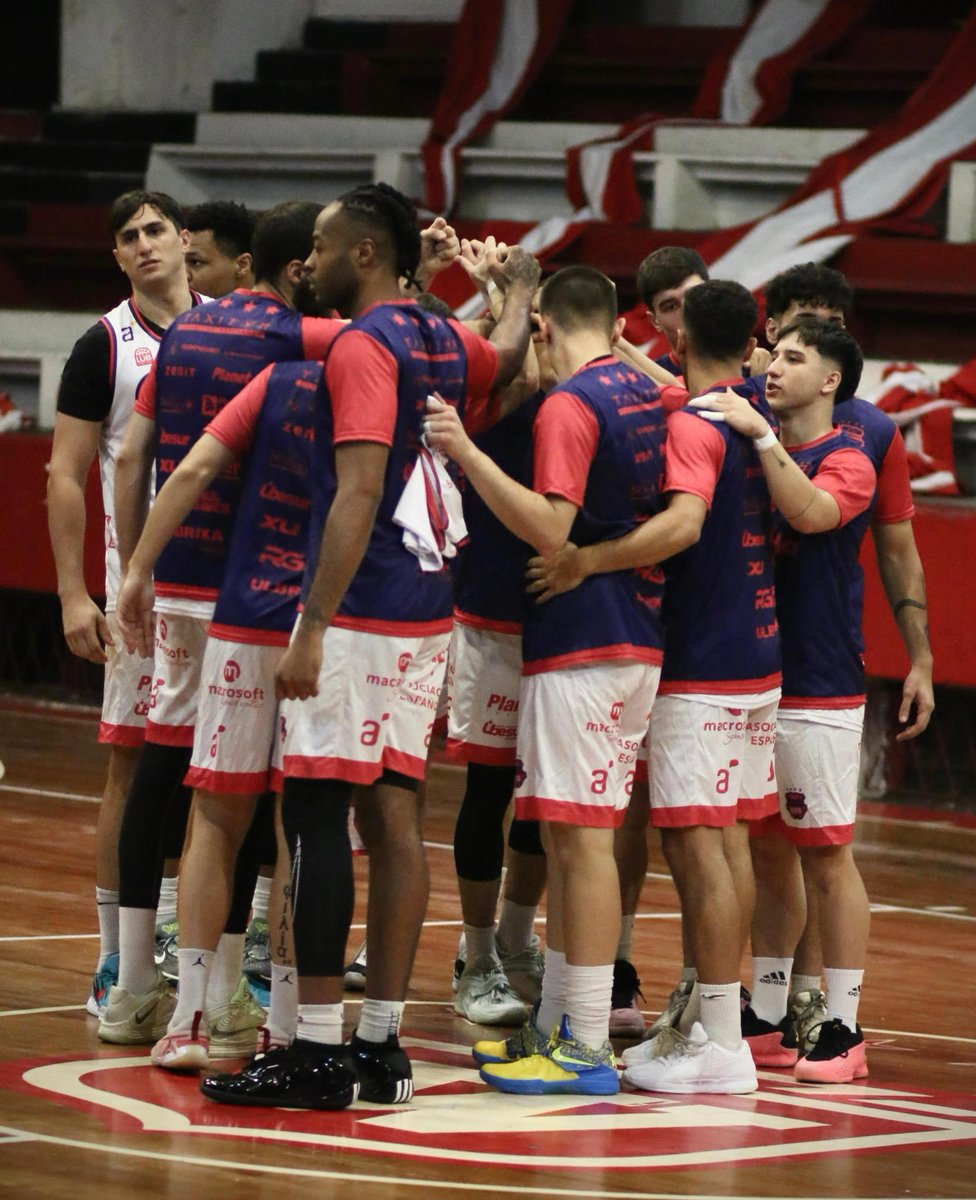 CORTINA DIRECTA 🇺🇾🏀 tweet media