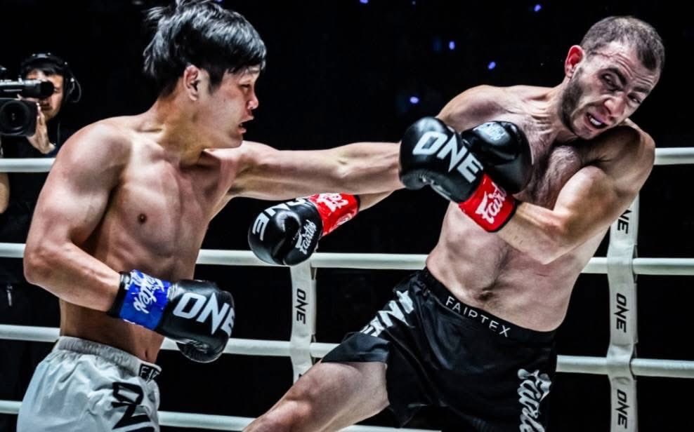 RYOGA__TERAYAMA's tweet photo. ONEデビュー戦勝ちました！
ONE関係者の方スタッフの皆様ありがとうございました！そしてチーム、UNEXTて応援してくれた方々ありがとうございました！チャンス掴みました！最高の景色！やったぞ！！💪 #ONEFridayFights147 https://t.co/W7cbdQ2QL5