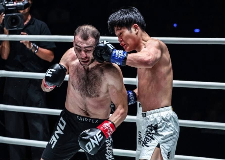 RYOGA__TERAYAMA's tweet photo. ONEデビュー戦勝ちました！
ONE関係者の方スタッフの皆様ありがとうございました！そしてチーム、UNEXTて応援してくれた方々ありがとうございました！チャンス掴みました！最高の景色！やったぞ！！💪 #ONEFridayFights147 https://t.co/W7cbdQ2QL5