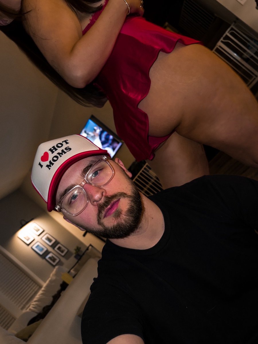 Steph & Kayls tweet media