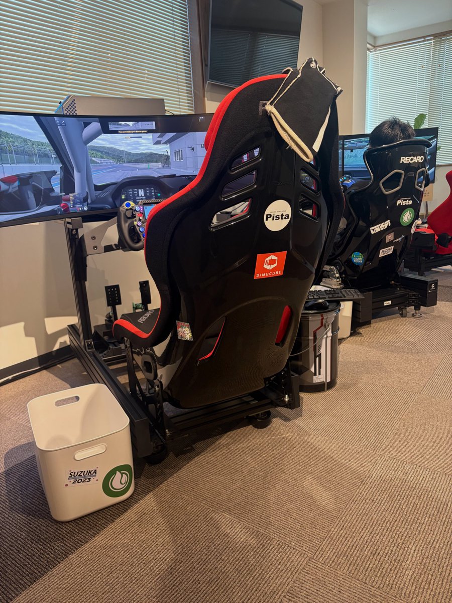 Pista racing-sim tweet media