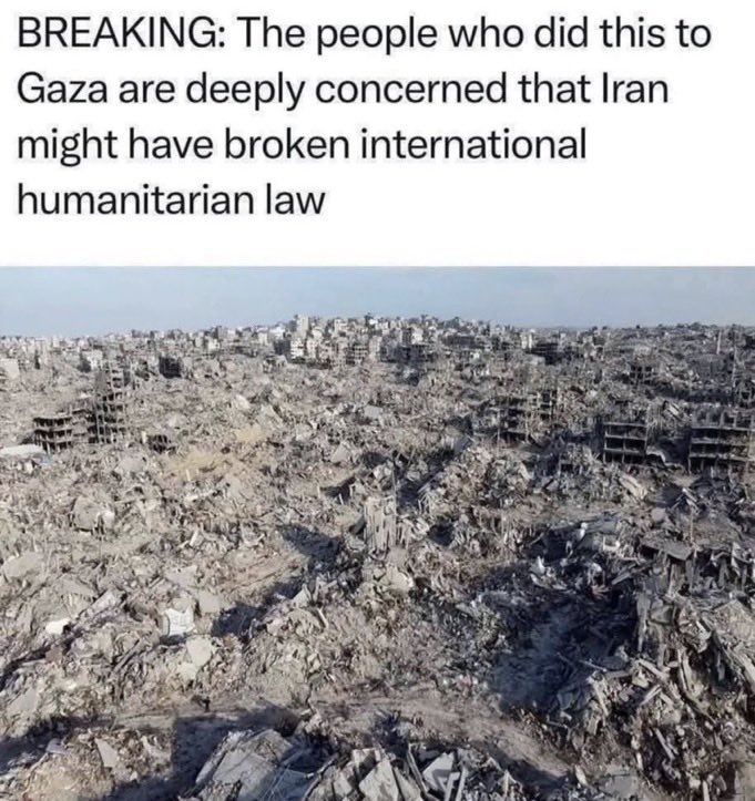 Fat Elvis tweet media