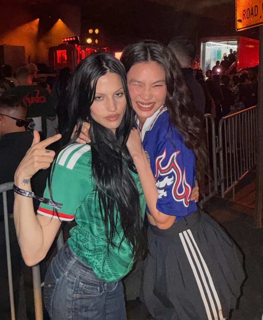 JustFreshKicks tweet media