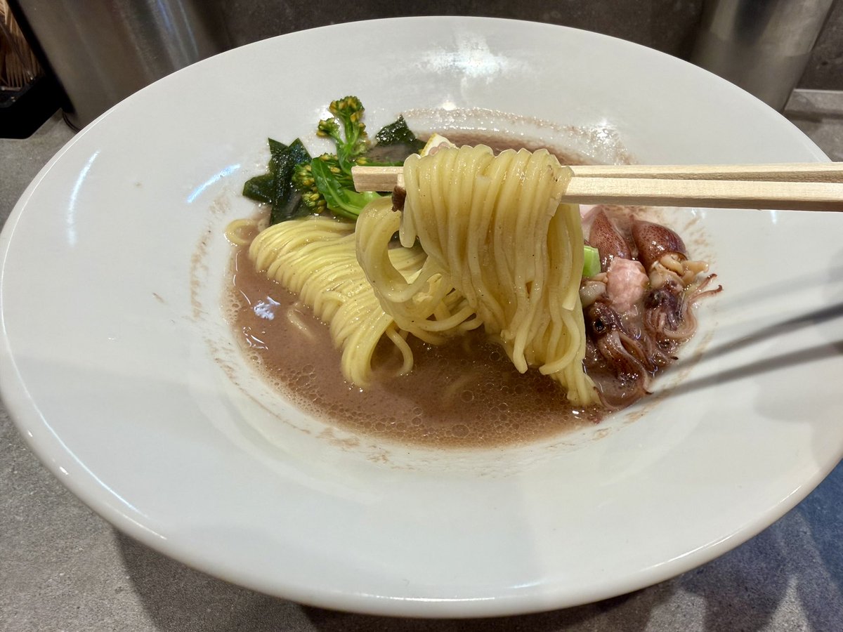 クロス (しばらく低浮上) tweet media