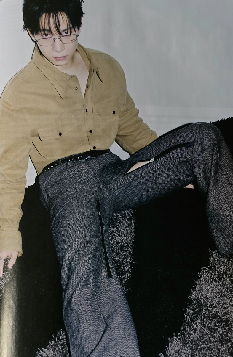 내가 뭘 본 거 지 . .  .  .  ❓️