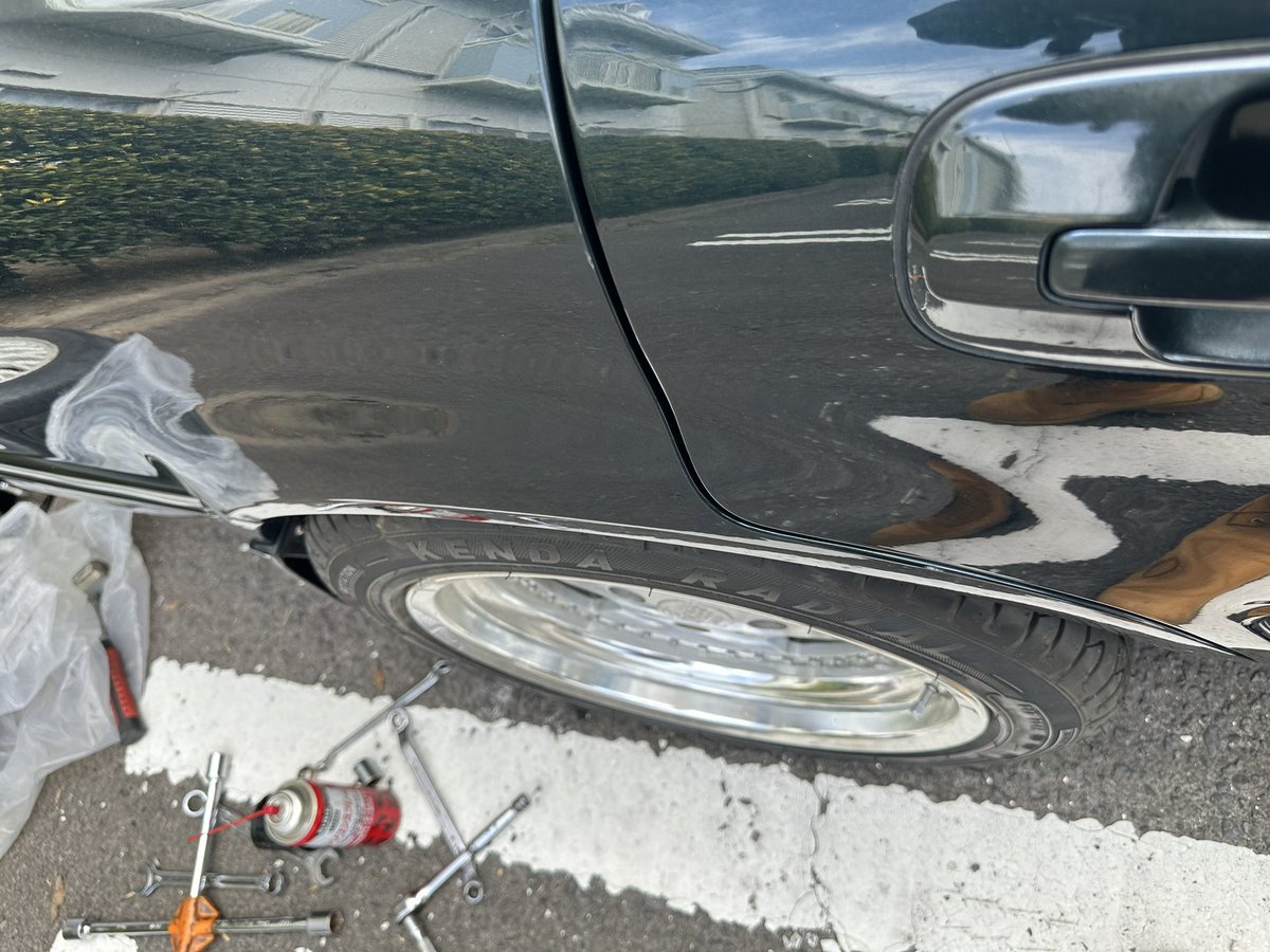 cima_33fhy's tweet photo. アッパーのナット分外して30mm短くして3度くらい？
車検まではできないけどあと少しで行けそう https://t.co/HFImuCAKR1