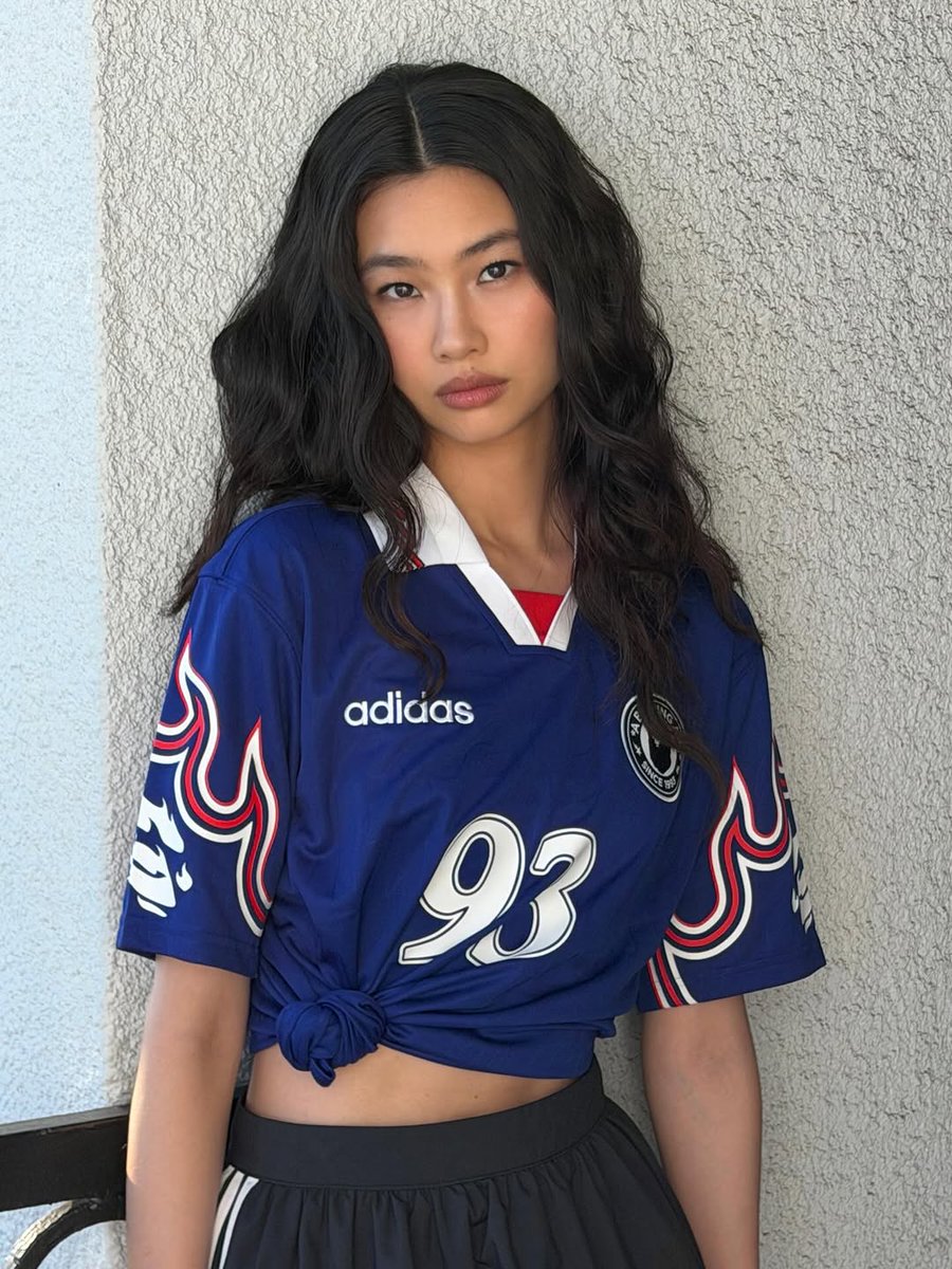 JustFreshKicks tweet media